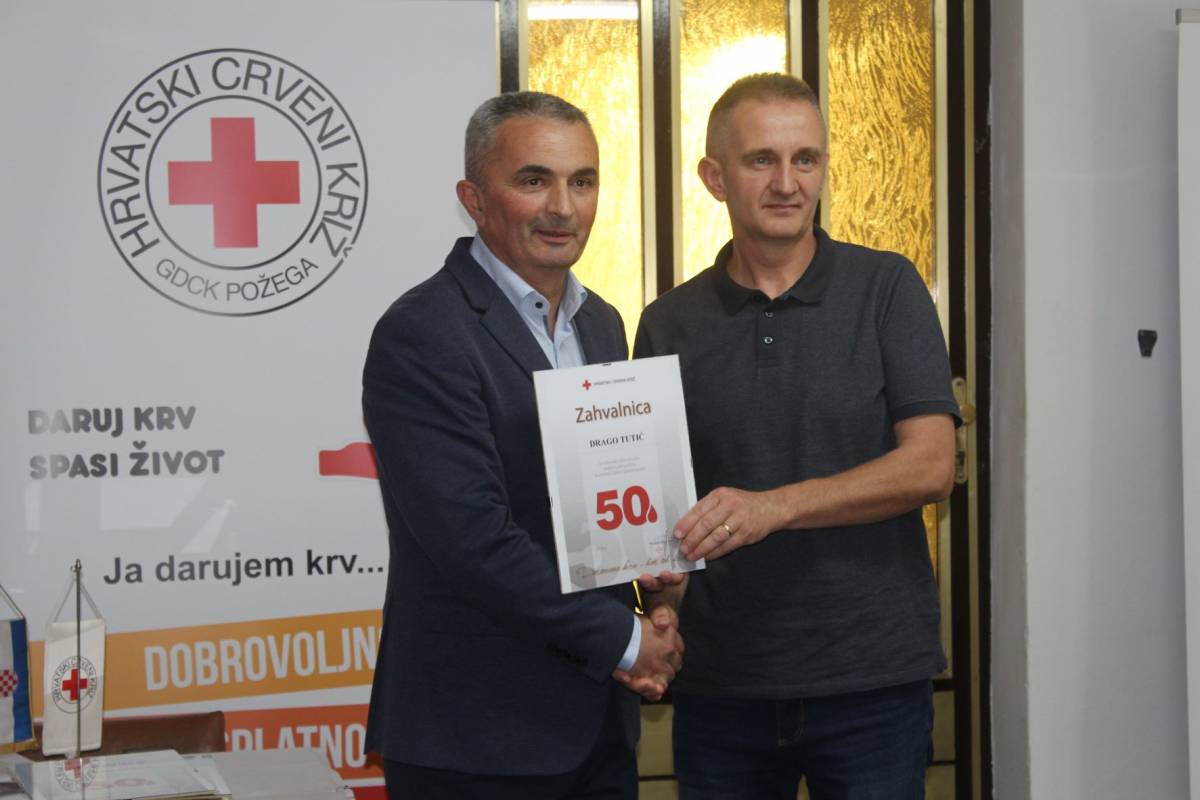 Dodijeljena priznanja višestrukim darivateljima krvi