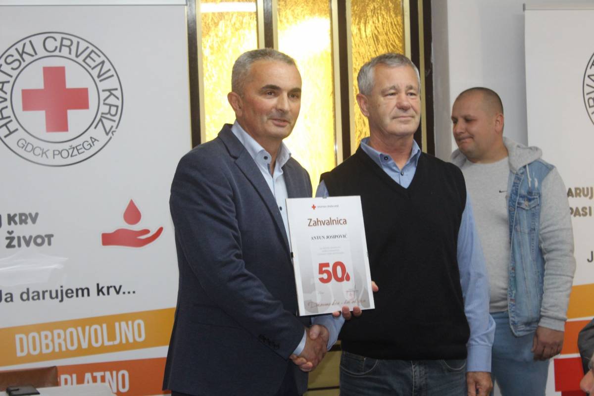 Dodijeljena priznanja višestrukim darivateljima krvi