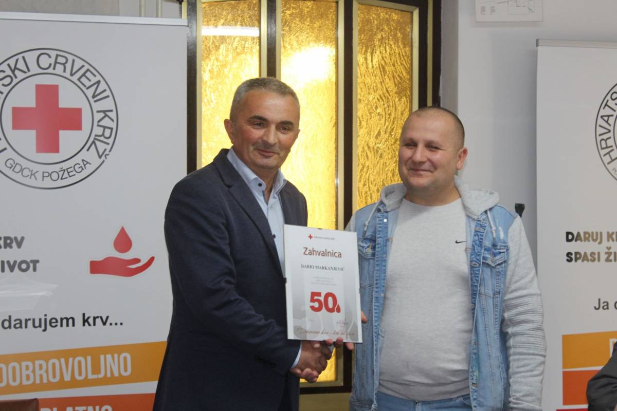 Dodijeljena priznanja višestrukim darivateljima krvi