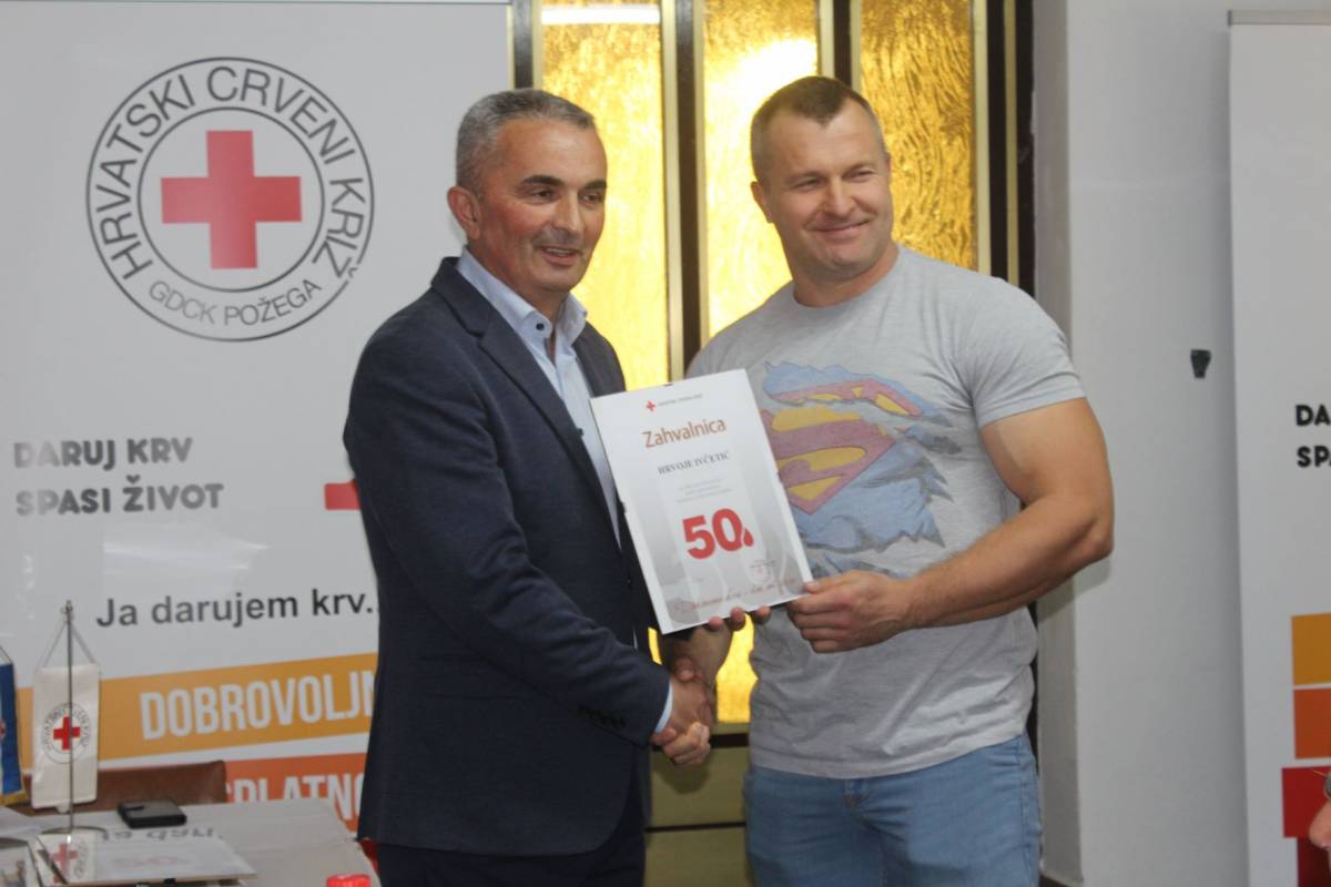 Dodijeljena priznanja višestrukim darivateljima krvi