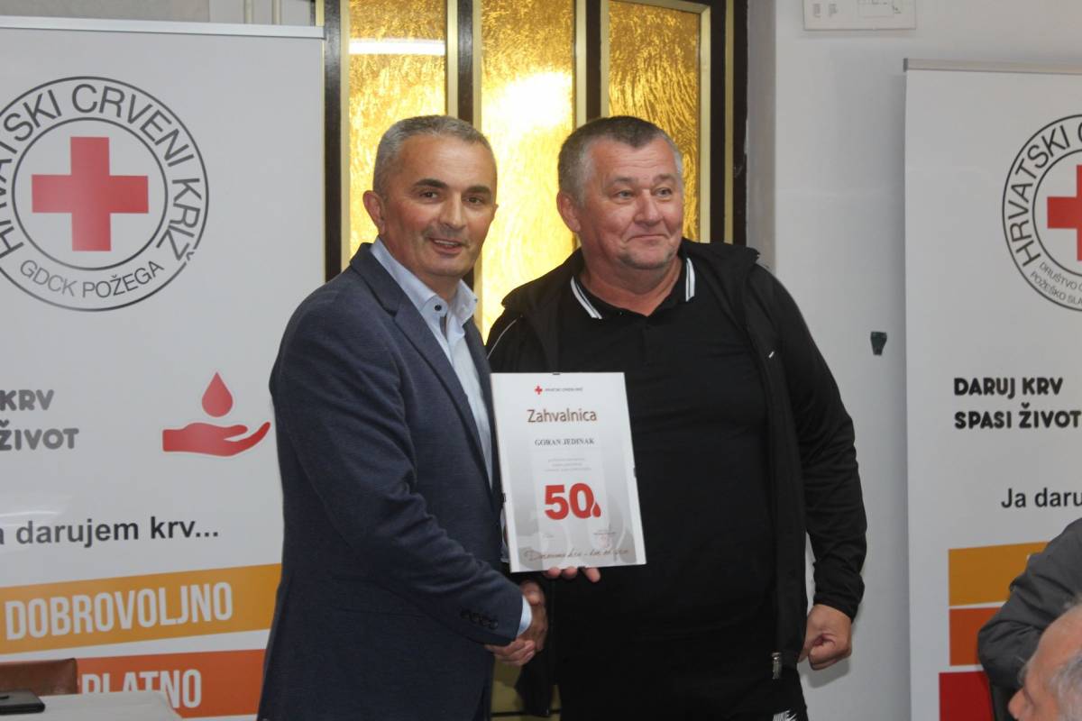 Dodijeljena priznanja višestrukim darivateljima krvi