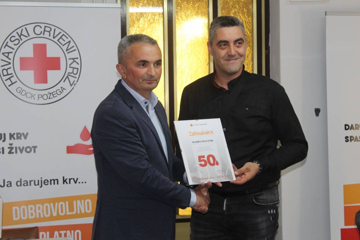 Dodijeljena priznanja višestrukim darivateljima krvi