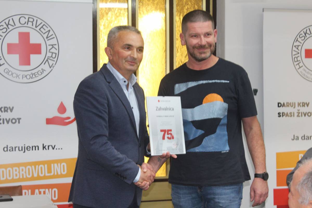 Dodijeljena priznanja višestrukim darivateljima krvi