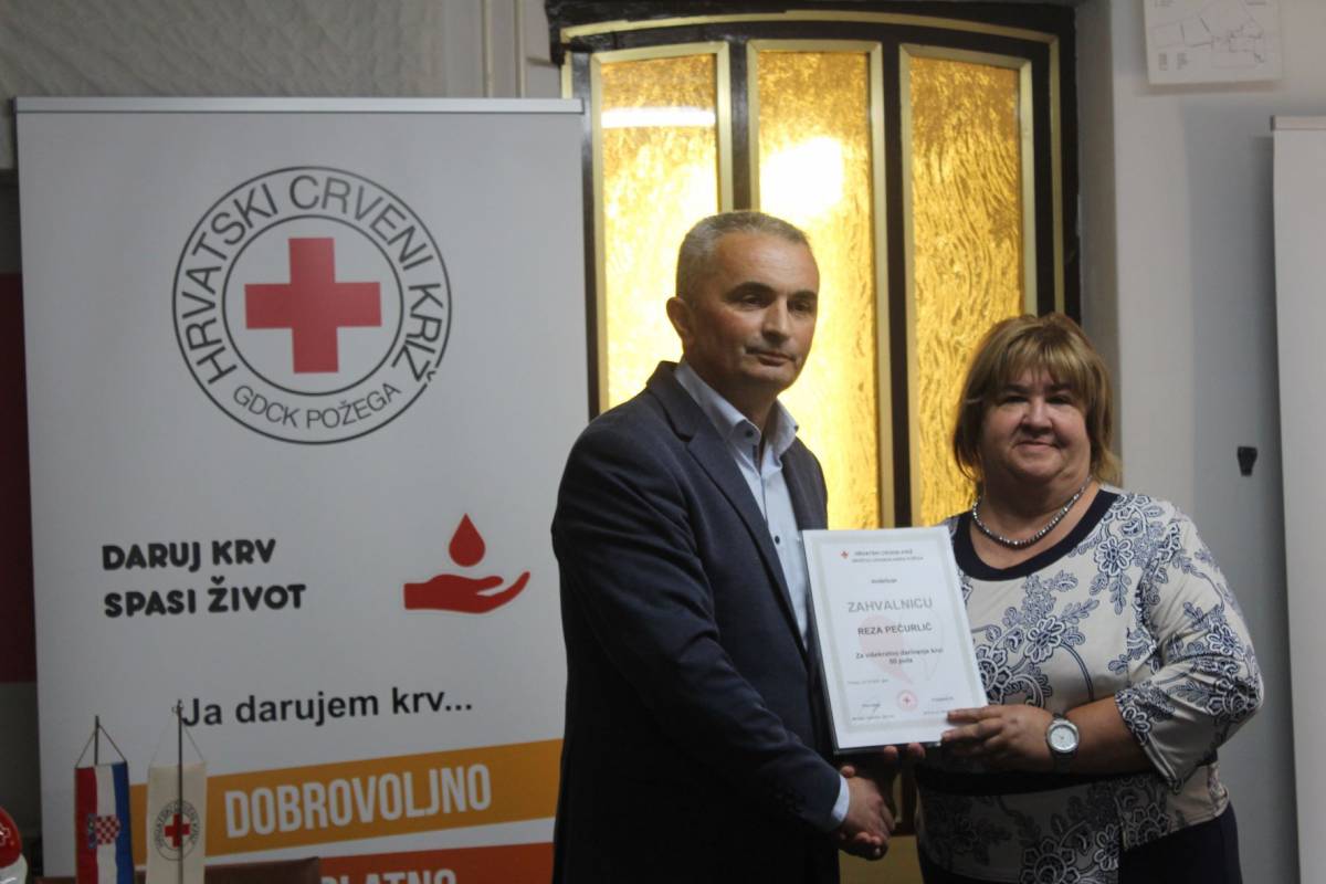 Dodijeljena priznanja višestrukim darivateljima krvi