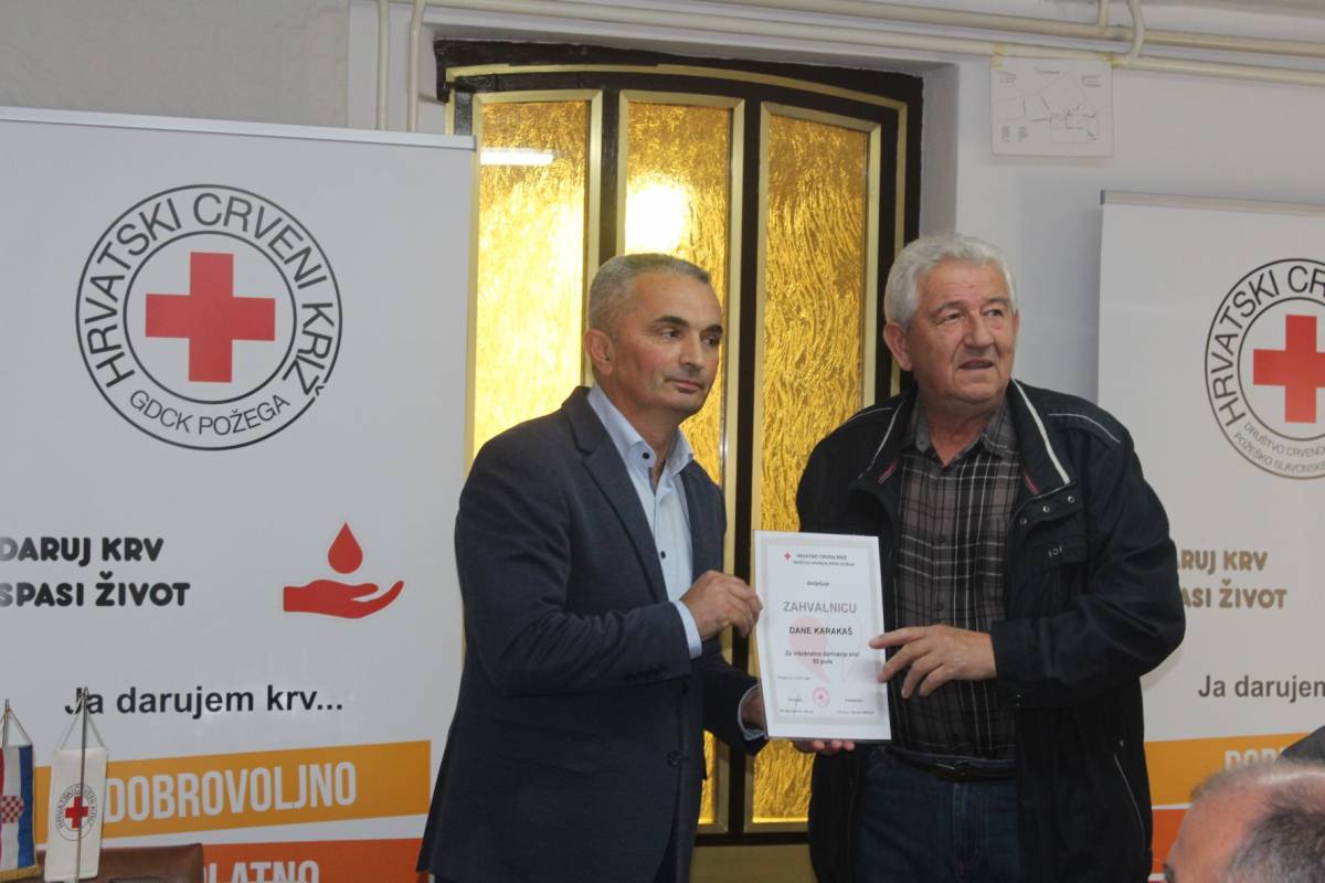 Dodijeljena priznanja višestrukim darivateljima krvi