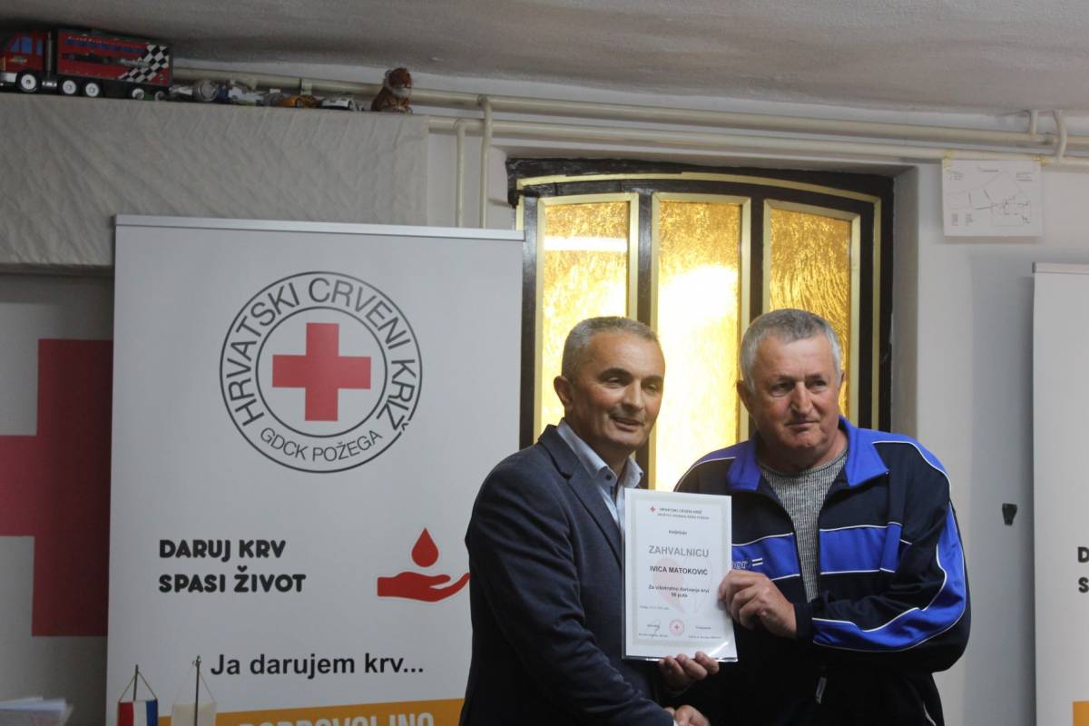 Dodijeljena priznanja višestrukim darivateljima krvi