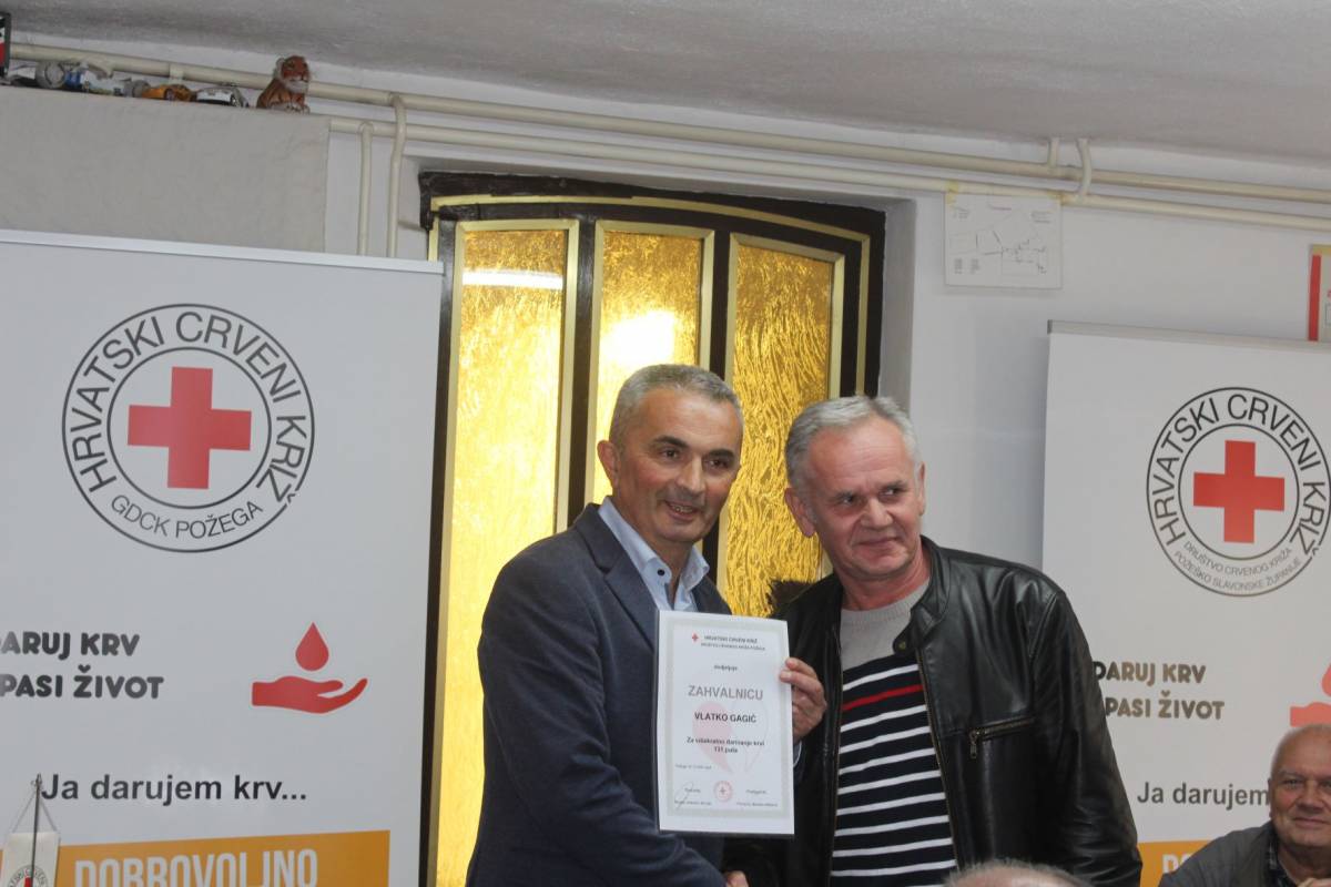 Dodijeljena priznanja višestrukim darivateljima krvi