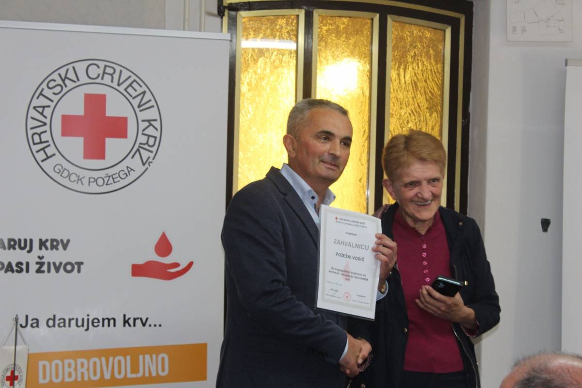 Dodijeljena priznanja višestrukim darivateljima krvi