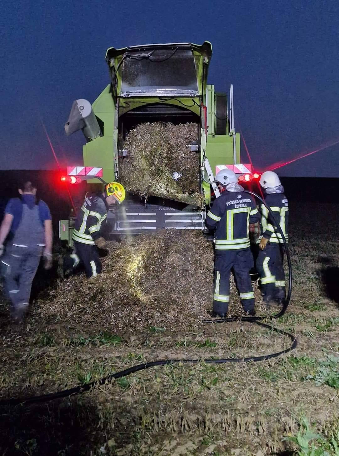 POLICIJA OBJAVILA DETALJE POŽARA NA KOMBAJNU: Natala materijalna šteta od oko 10 tisuća kuna