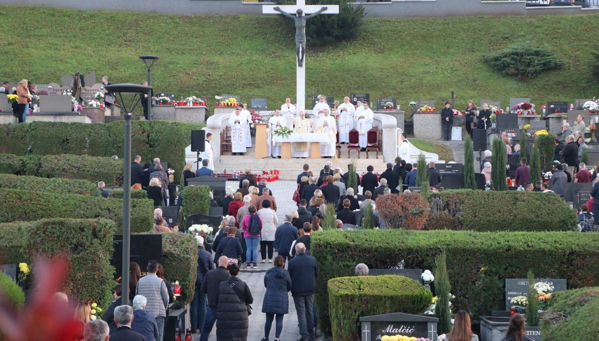 Na svetkovinu Svih Svetih održano euharistijsko slavlje na groblju Sv. Ilije u Požegi