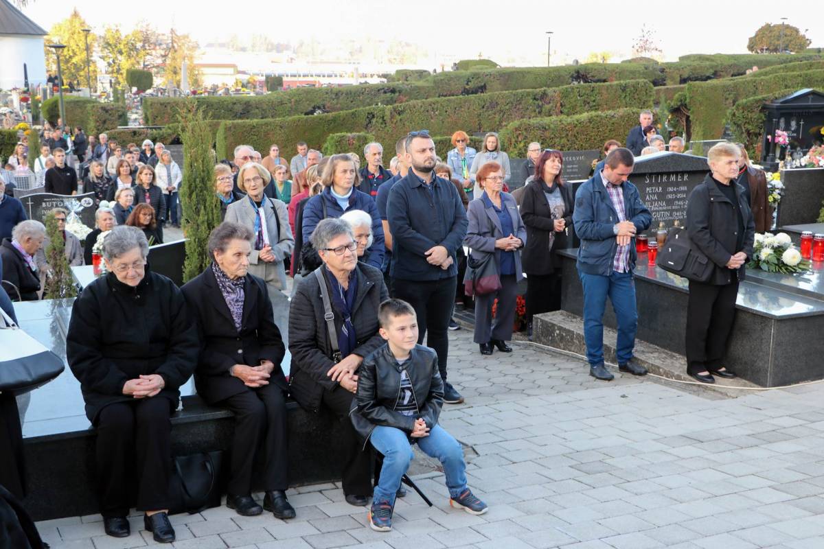 Na svetkovinu Svih Svetih održano euharistijsko slavlje na groblju Sv. Ilije u Požegi