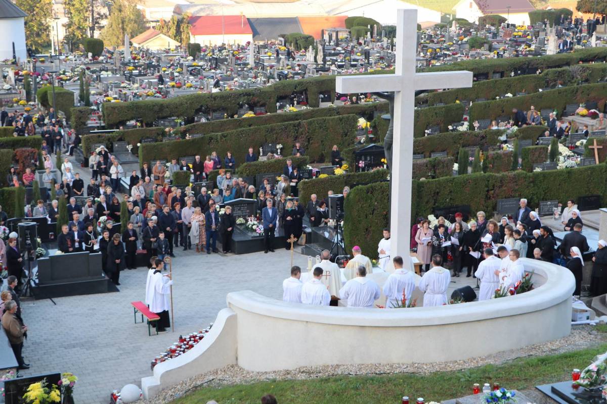 Na svetkovinu Svih Svetih održano euharistijsko slavlje na groblju Sv. Ilije u Požegi