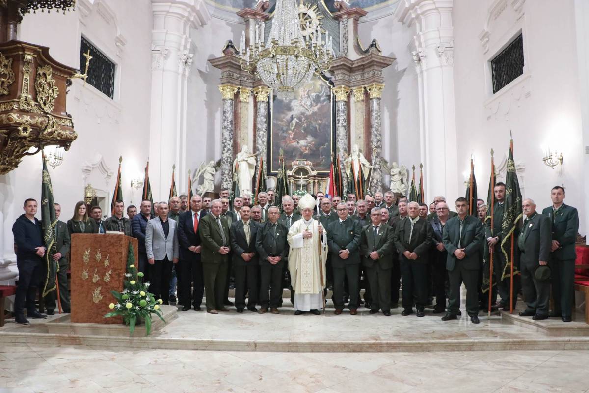 Euharistijsko slavlje za članove Saveza lovačkih društava PSŽ u požeškoj Katedrali 