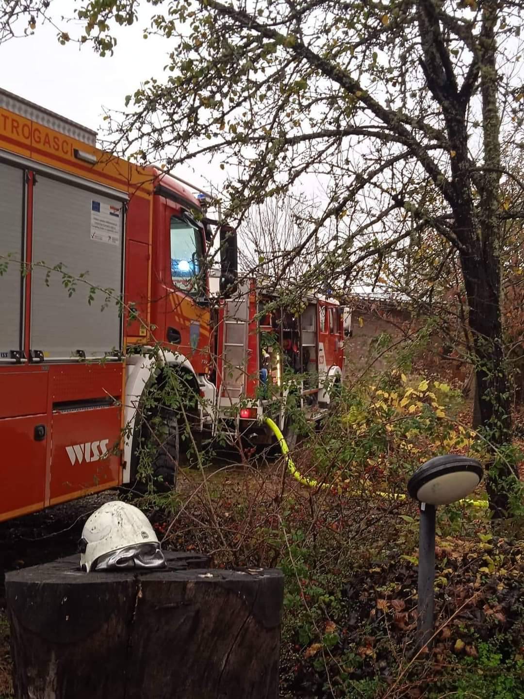 SUMNJIV UZROK POŽARA U BUKU: Kuća izgorjela, vlasnici šute, ali zato susjedi tvrde da sve znaju...