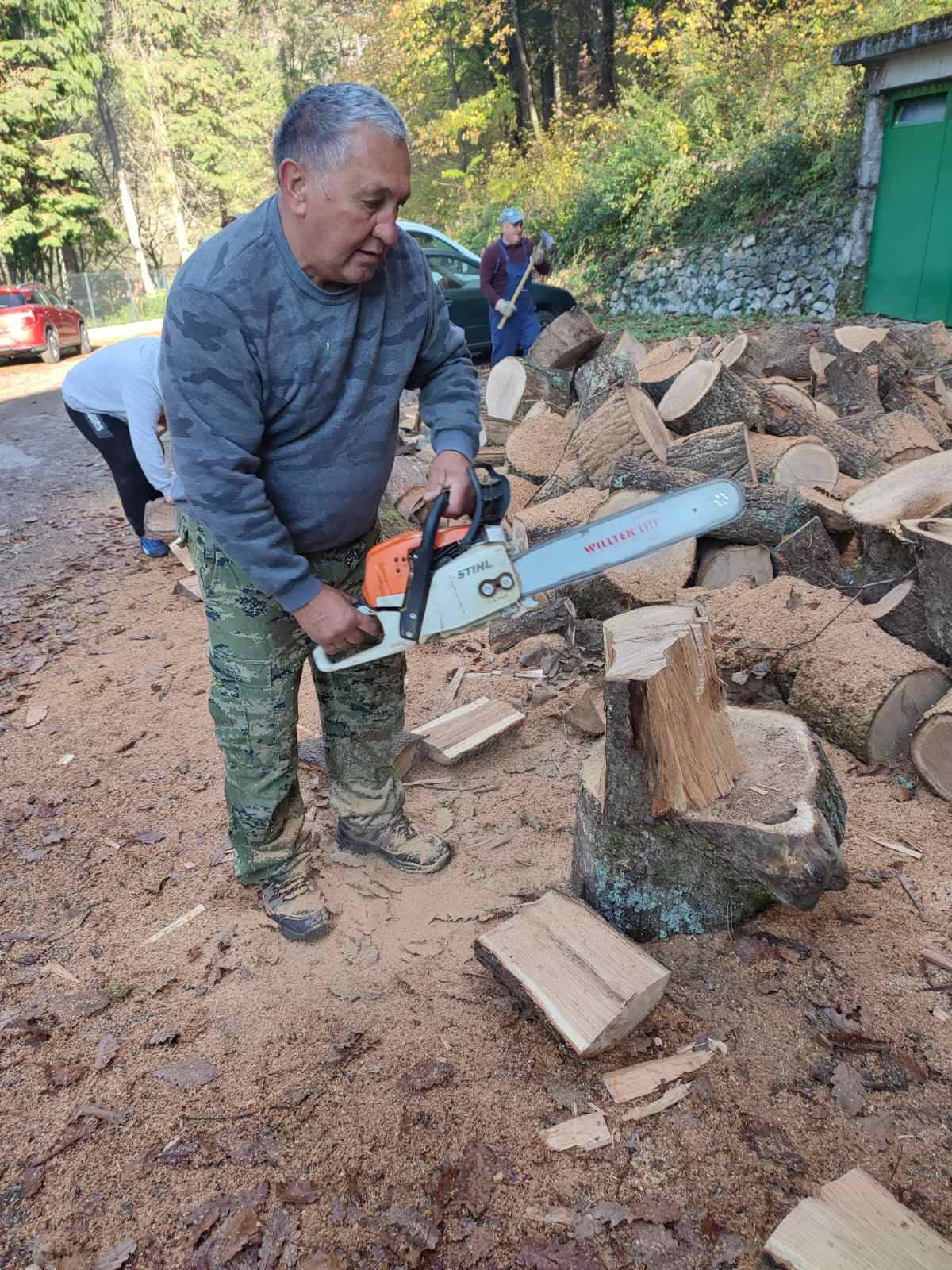 Radna akcija vrijednih članova HPD ʺSokolovacʺ Požega