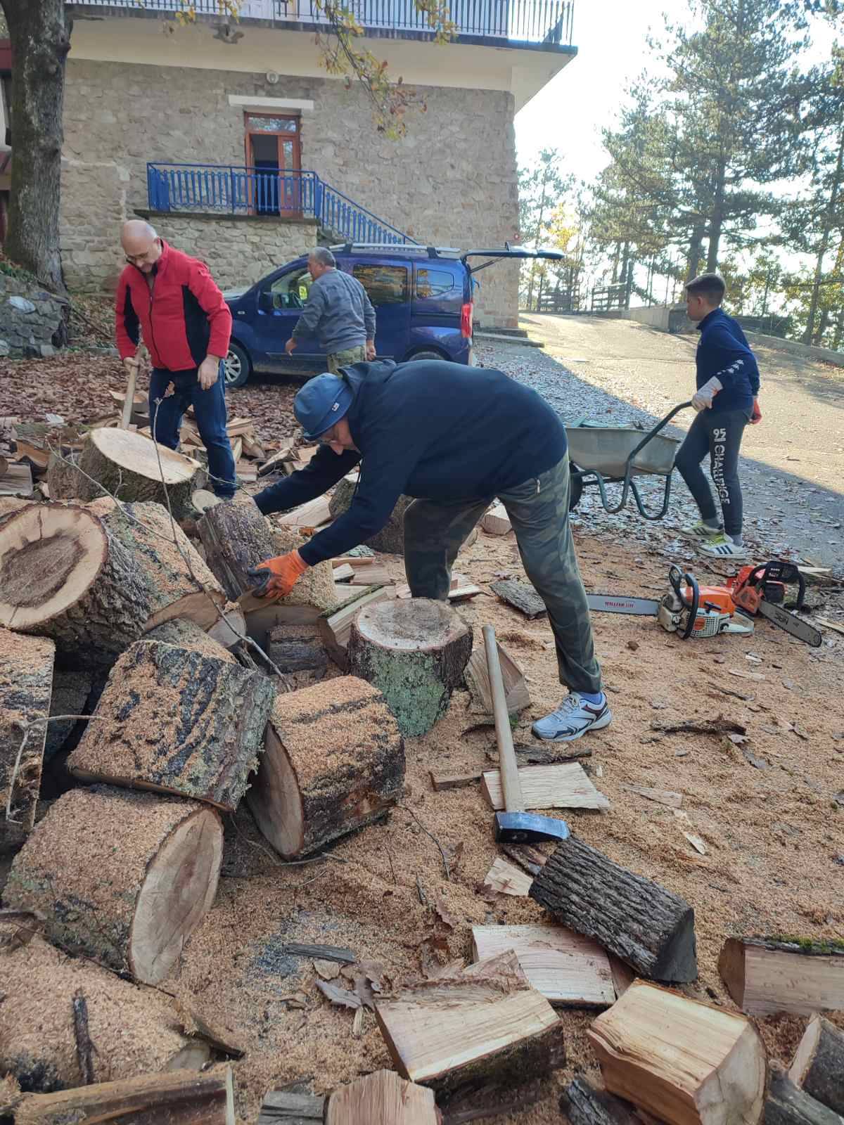 Radna akcija vrijednih članova HPD ʺSokolovacʺ Požega