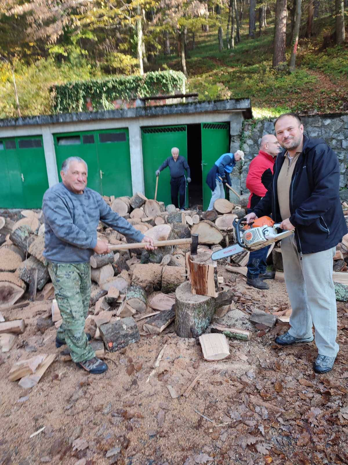 Radna akcija vrijednih članova HPD ʺSokolovacʺ Požega