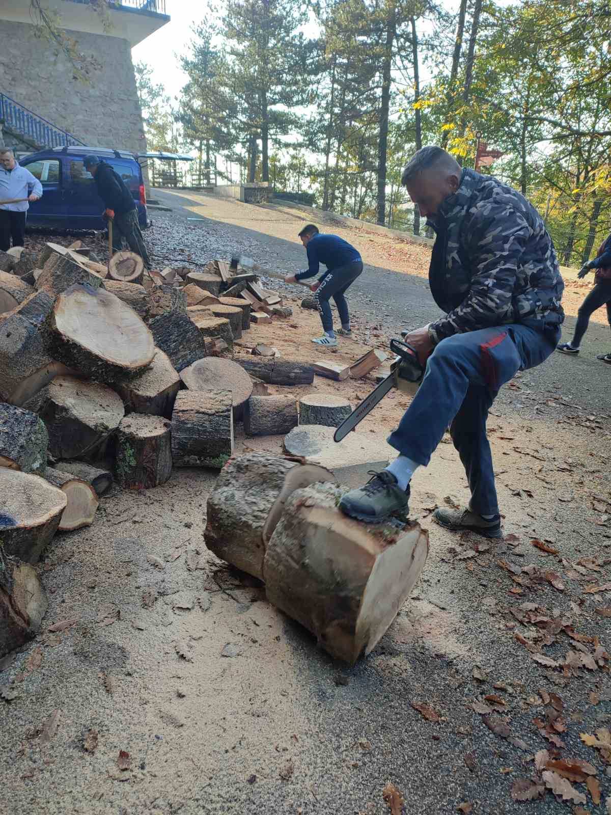 Radna akcija vrijednih članova HPD ʺSokolovacʺ Požega