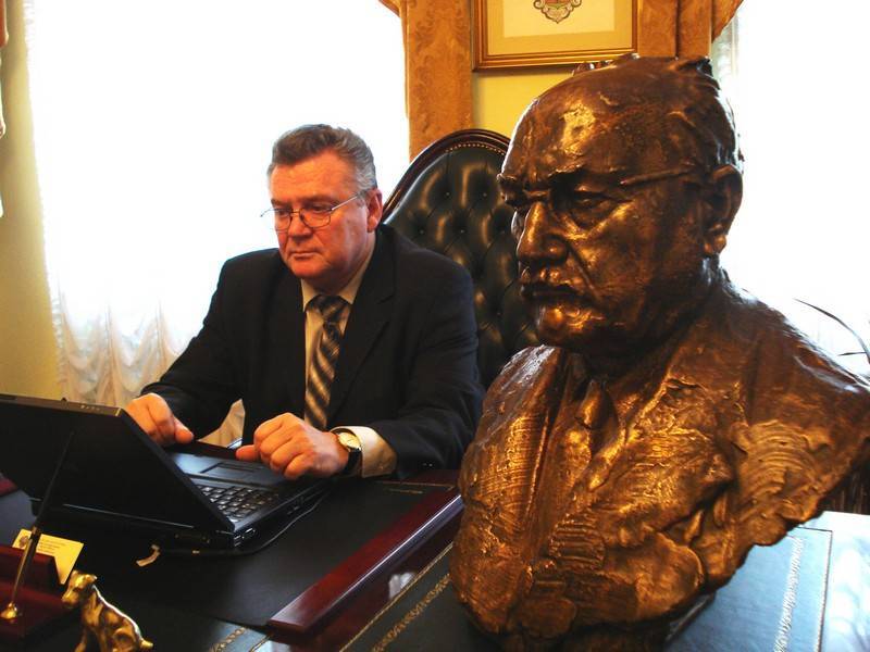 Vraća li se Ronko u politiku? Trideset godina mu je tek