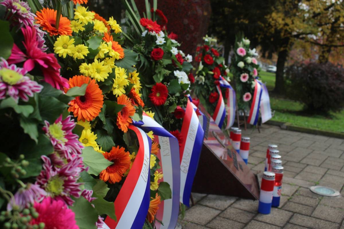 U Pleternici održano polaganje vijenaca povodom obilježavanja Dana sjećanja na sve žrtve Domovinskog rata i Dana sjećanja na žrtvu Vukovara i Škabrnje
