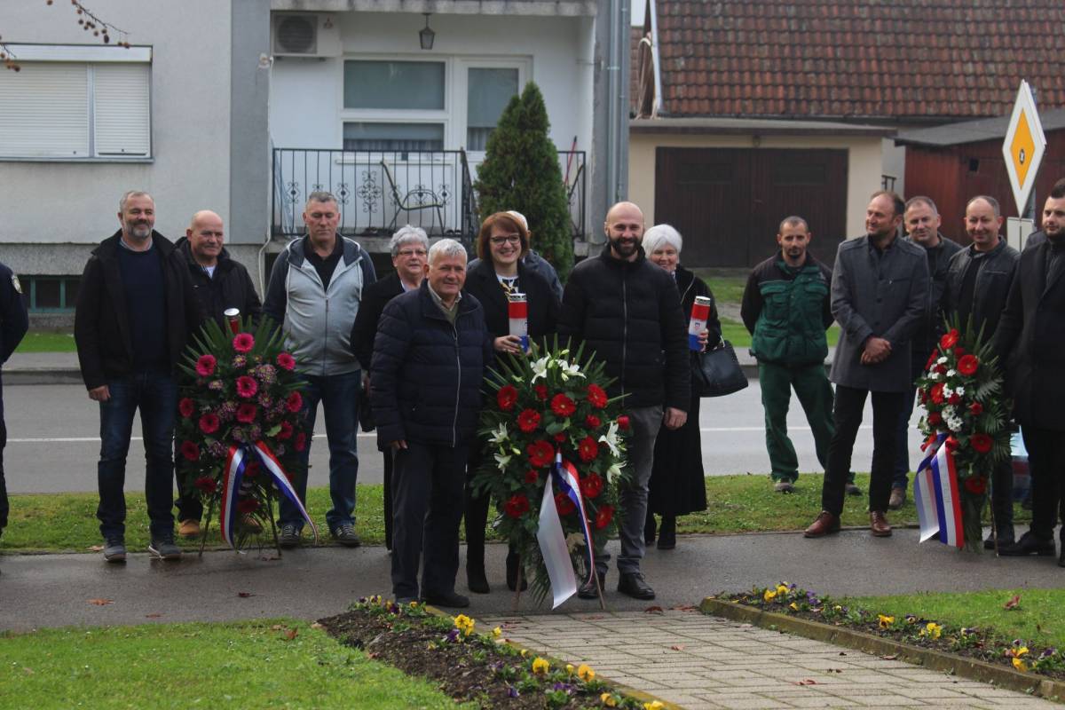 U Pleternici održano polaganje vijenaca povodom obilježavanja Dana sjećanja na sve žrtve Domovinskog rata i Dana sjećanja na žrtvu Vukovara i Škabrnje
