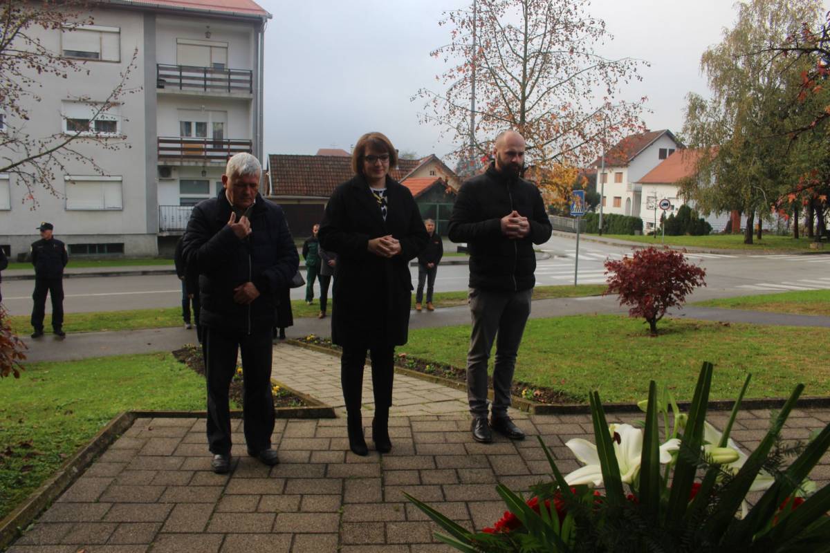 U Pleternici održano polaganje vijenaca povodom obilježavanja Dana sjećanja na sve žrtve Domovinskog rata i Dana sjećanja na žrtvu Vukovara i Škabrnje