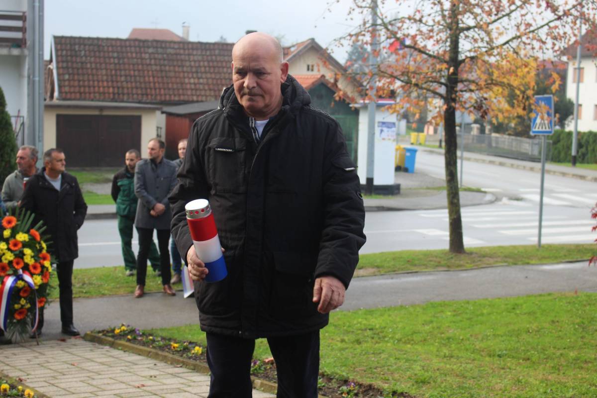 U Pleternici održano polaganje vijenaca povodom obilježavanja Dana sjećanja na sve žrtve Domovinskog rata i Dana sjećanja na žrtvu Vukovara i Škabrnje