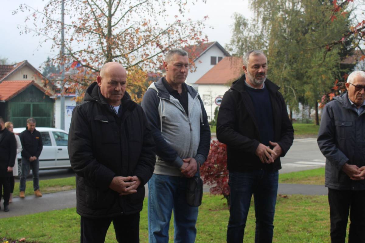 U Pleternici održano polaganje vijenaca povodom obilježavanja Dana sjećanja na sve žrtve Domovinskog rata i Dana sjećanja na žrtvu Vukovara i Škabrnje