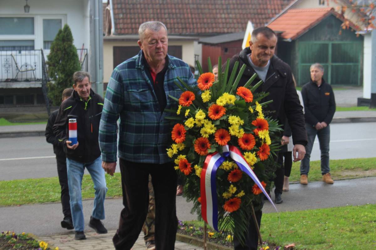 U Pleternici održano polaganje vijenaca povodom obilježavanja Dana sjećanja na sve žrtve Domovinskog rata i Dana sjećanja na žrtvu Vukovara i Škabrnje