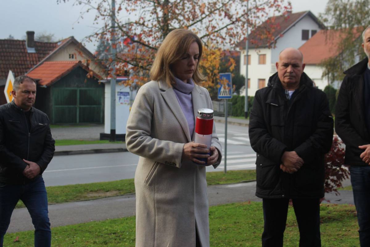 U Pleternici održano polaganje vijenaca povodom obilježavanja Dana sjećanja na sve žrtve Domovinskog rata i Dana sjećanja na žrtvu Vukovara i Škabrnje