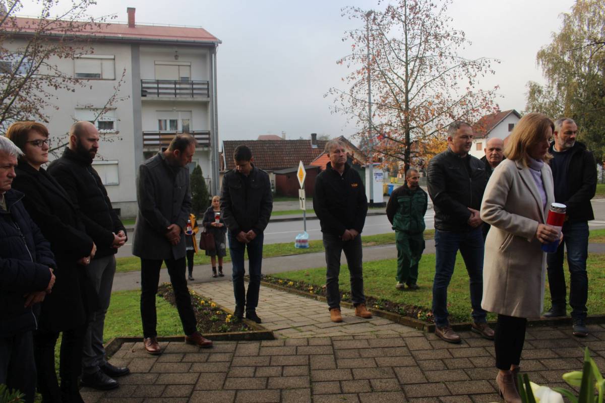 U Pleternici održano polaganje vijenaca povodom obilježavanja Dana sjećanja na sve žrtve Domovinskog rata i Dana sjećanja na žrtvu Vukovara i Škabrnje
