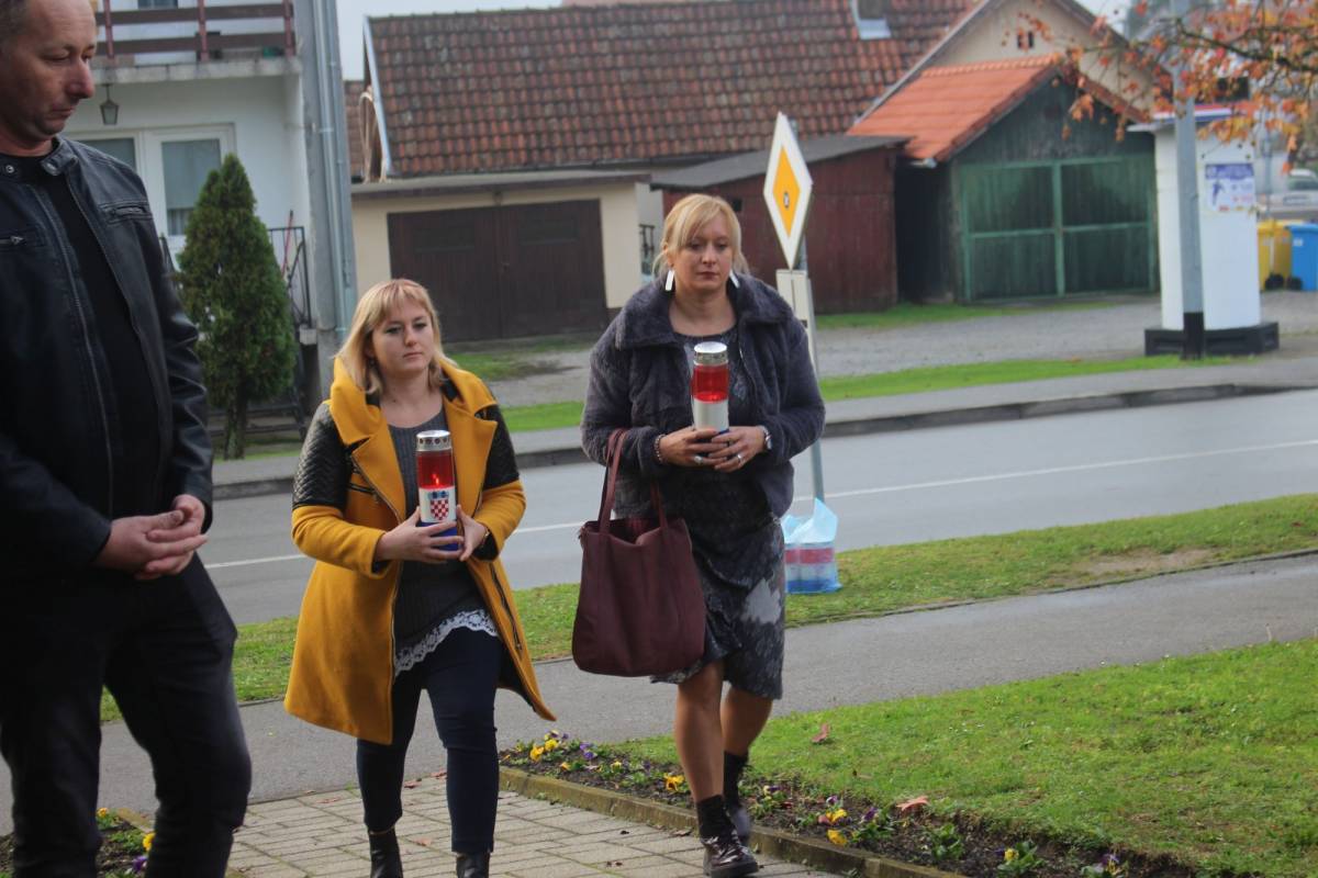 U Pleternici održano polaganje vijenaca povodom obilježavanja Dana sjećanja na sve žrtve Domovinskog rata i Dana sjećanja na žrtvu Vukovara i Škabrnje