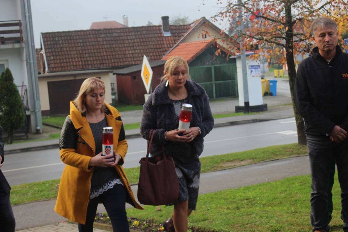 U Pleternici održano polaganje vijenaca povodom obilježavanja Dana sjećanja na sve žrtve Domovinskog rata i Dana sjećanja na žrtvu Vukovara i Škabrnje