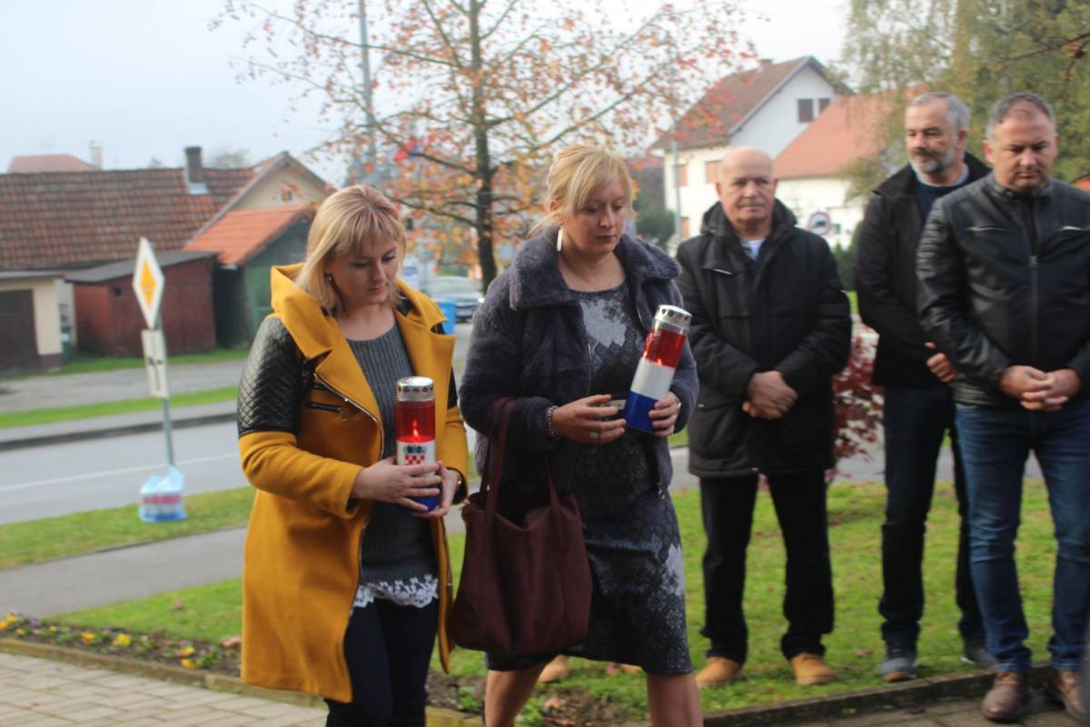 U Pleternici održano polaganje vijenaca povodom obilježavanja Dana sjećanja na sve žrtve Domovinskog rata i Dana sjećanja na žrtvu Vukovara i Škabrnje