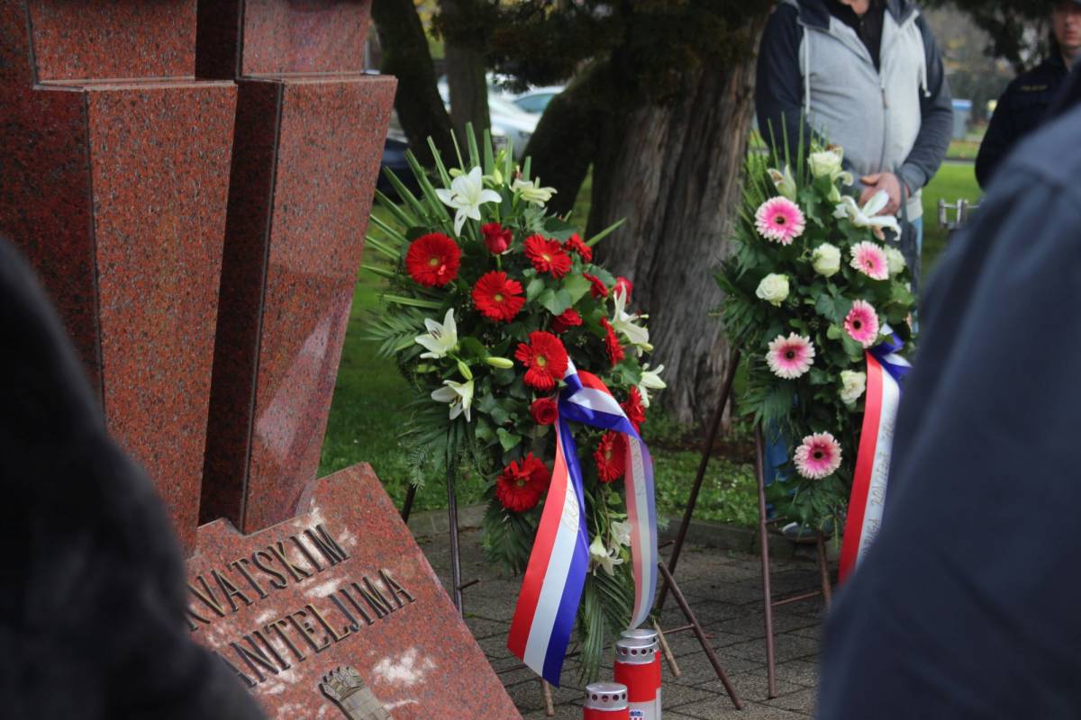 U Pleternici održano polaganje vijenaca povodom obilježavanja Dana sjećanja na sve žrtve Domovinskog rata i Dana sjećanja na žrtvu Vukovara i Škabrnje