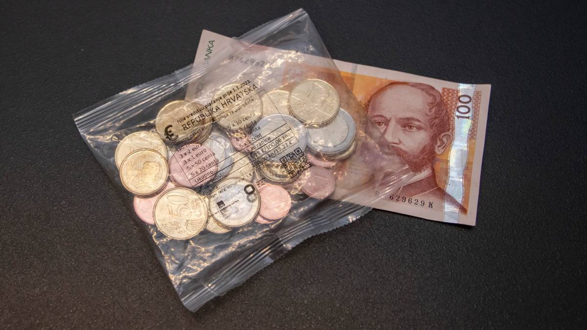Navala na pakete eurokovanica, prvog dana u poštama i bankama prodano ih je više od 136 tisuća