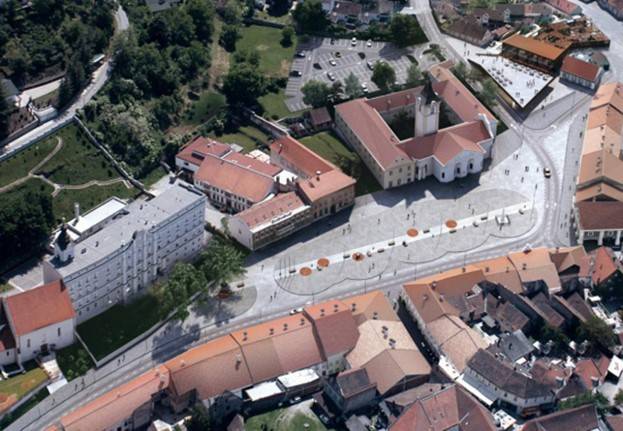 SOS ZA POŽEŠKI TRG 5: Mućke i urbanističke podvale ne prolaze. Parkiranju i prometovanju nije mjesto na Trgu sv.Trojstva