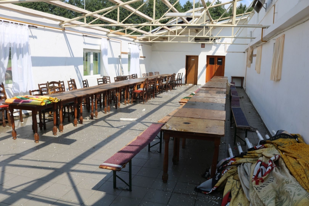 ʺTajfunʺ pogodio Mihaljevce, s objekta na nogometnom igralištu vjetar iščupao krov