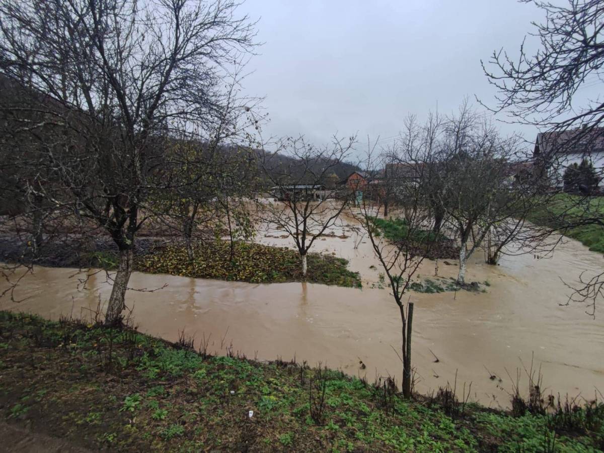 I PLETERNIČKI KRAJ POD VODOM: Komorica potopljena, ništa bolje ni u Požeškoj Koprivnici