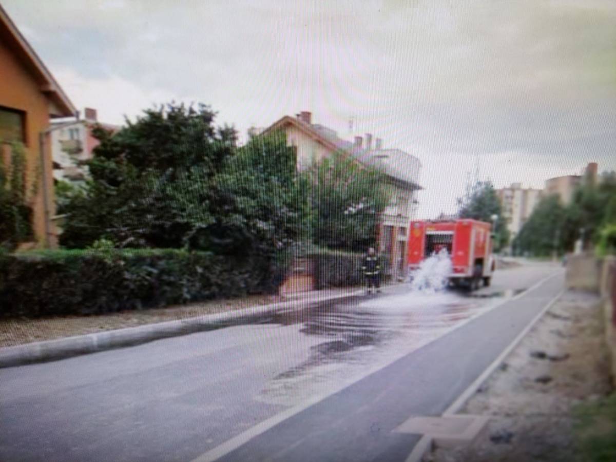 Asfalt Županijske ulice koji se već raspada ogledalo je Glavićevog (ne)rada