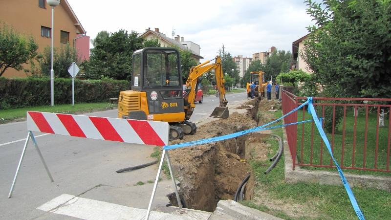 Asfalt Županijske ulice koji se već raspada ogledalo je Glavićevog (ne)rada