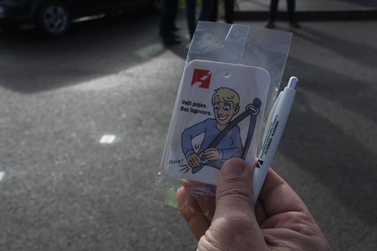 POLICIJA UPOZORAVA GRAĐANE: Iznos novčane kazne za nekorištenje sigurnosnog pojasa isti je sjedili vi na prednjem ili zadnjem sjedalu...