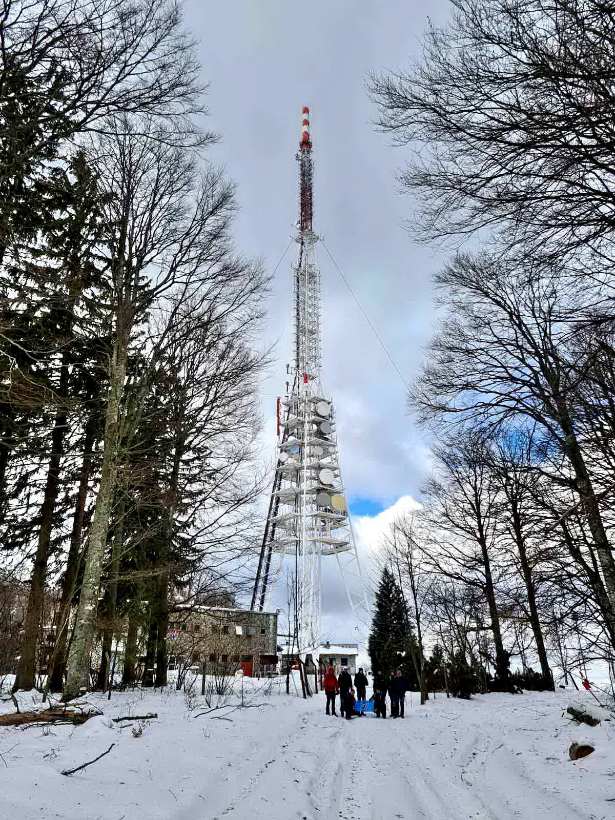 Planinari HPD Gojzerica Požega na izletu na najviši vrh Slavonije na Psunju - Brezovo polje