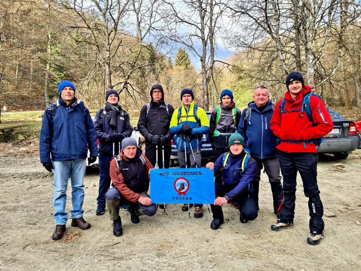 Planinari HPD Gojzerica Požega na izletu na najviši vrh Slavonije na Psunju - Brezovo polje