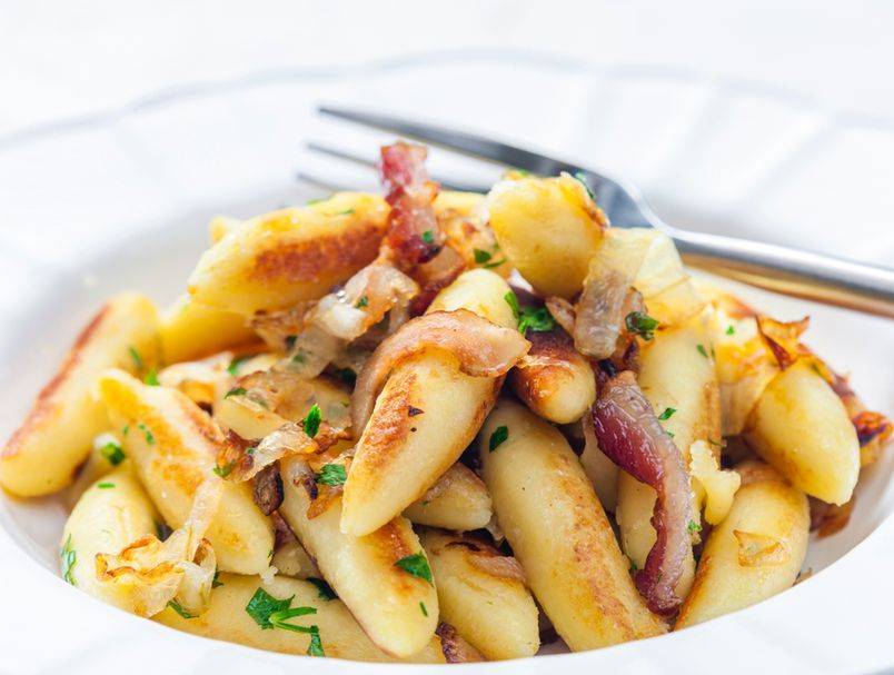 Odličan recept za šufnudle sa slaninom i lukom zbog kojih Austrijanci ližu prste