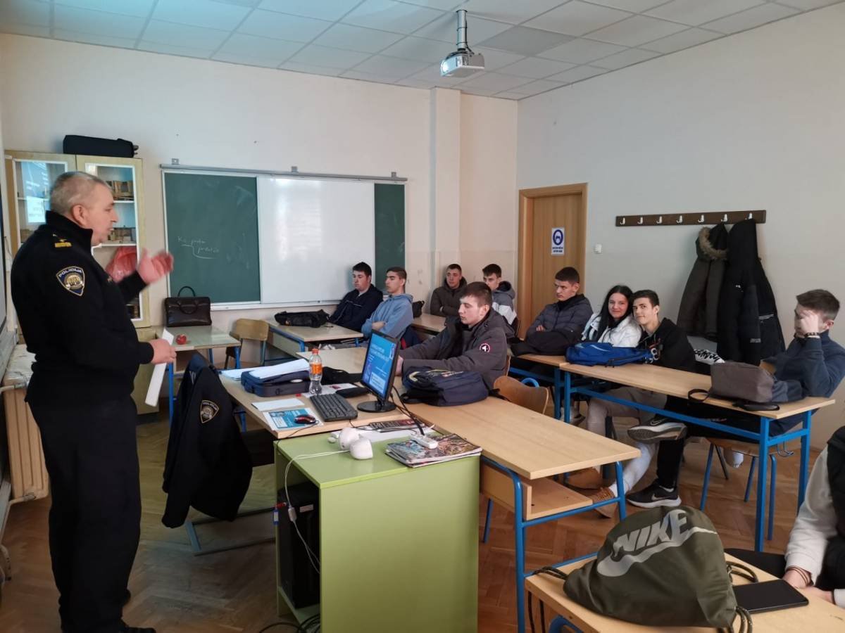 OBRTNIČKA ŠKOLA POŽEGA: Promocija zanimanja policajac