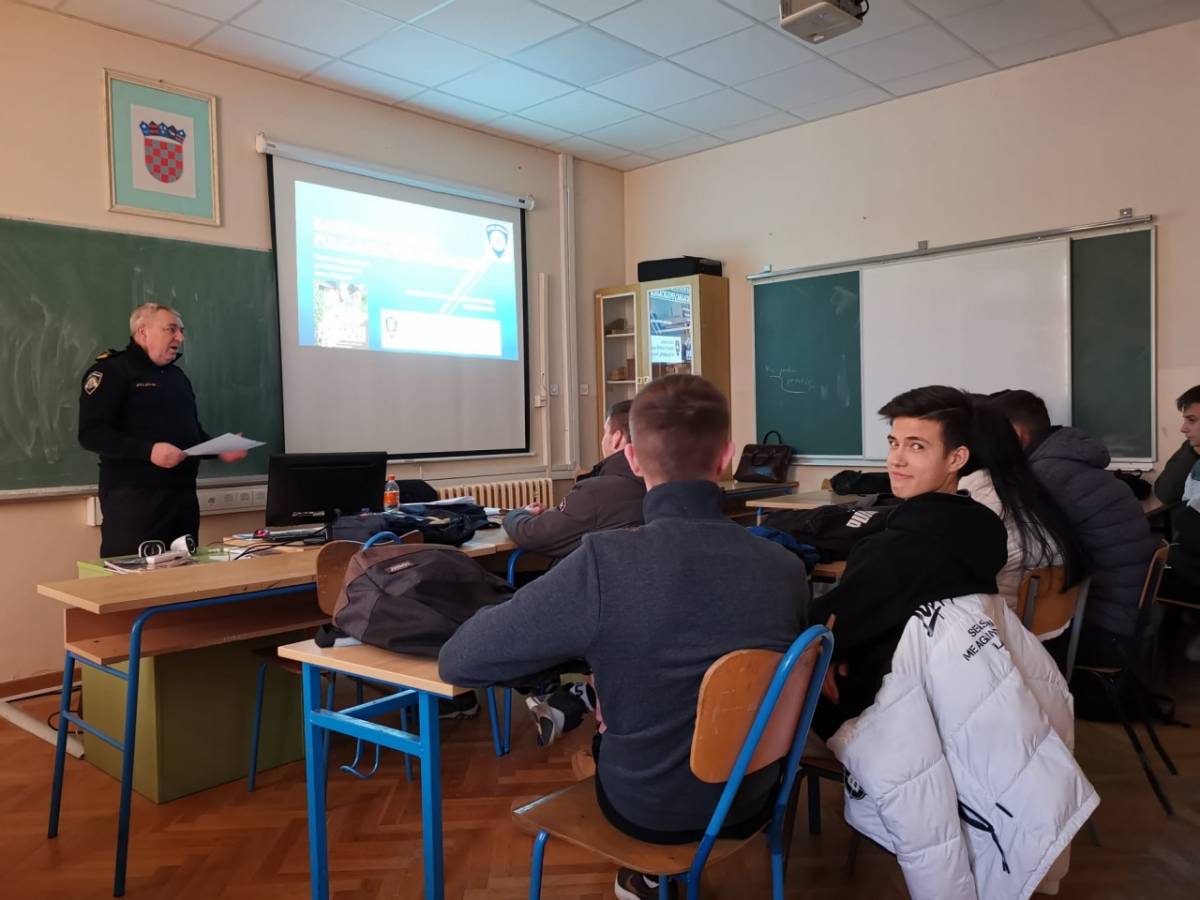 OBRTNIČKA ŠKOLA POŽEGA: Promocija zanimanja policajac