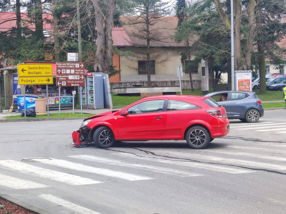 UPRAVO: Prometna nesreća u Pleternici