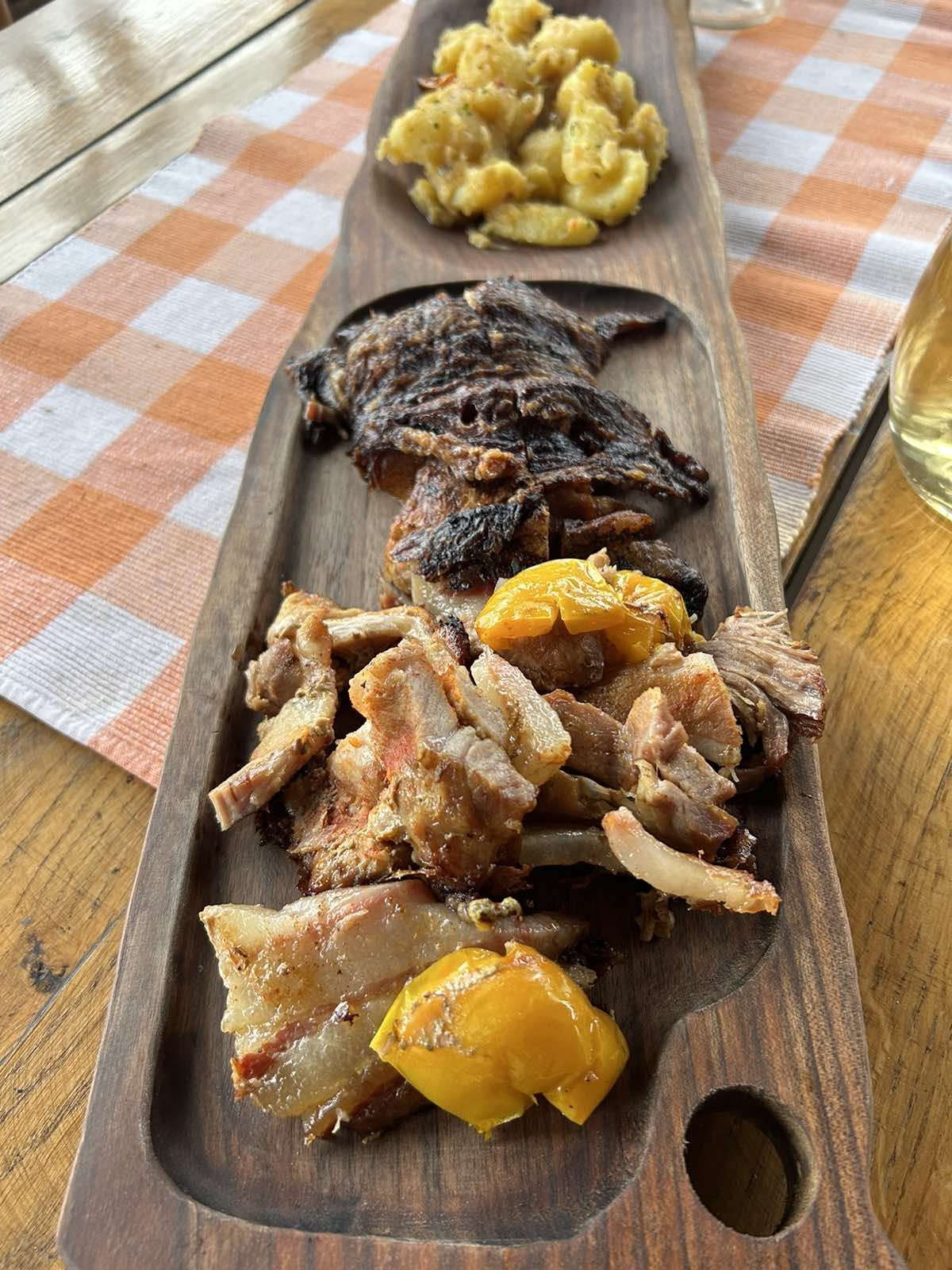 Regionalne hrvatske kuhinje- studenti Enogastronomije u nastavnoj bazi Zlatni lug