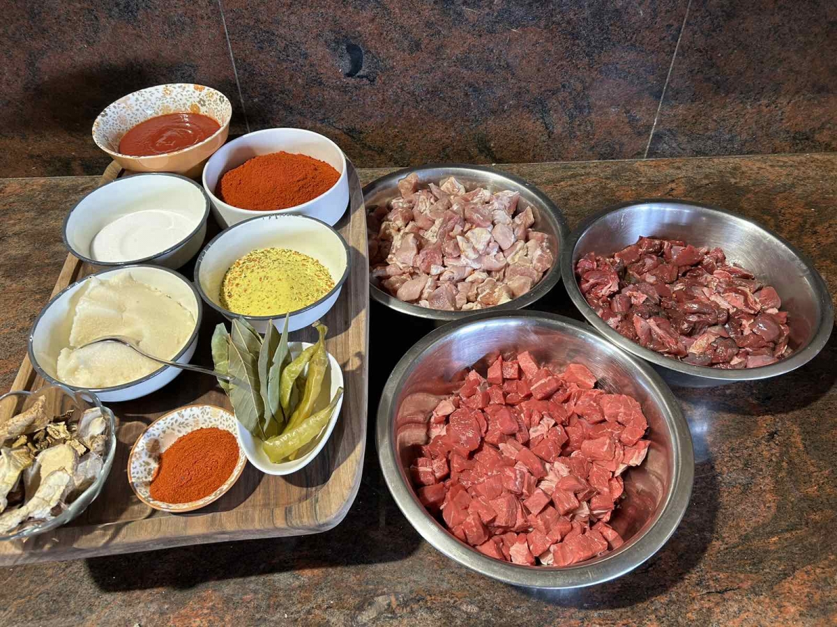 Regionalne hrvatske kuhinje- studenti Enogastronomije u nastavnoj bazi Zlatni lug